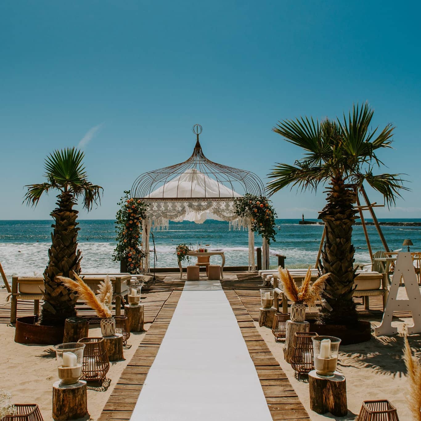 Set Lounge Beach Weddings